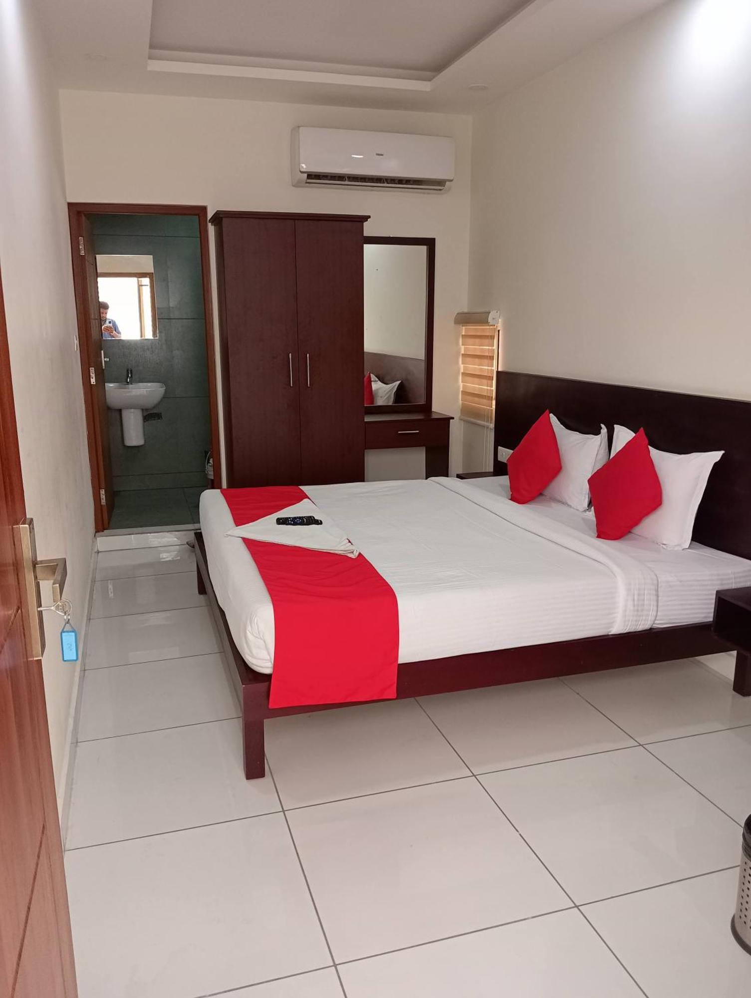 Grace Tourist Home Kochi Exterior photo
