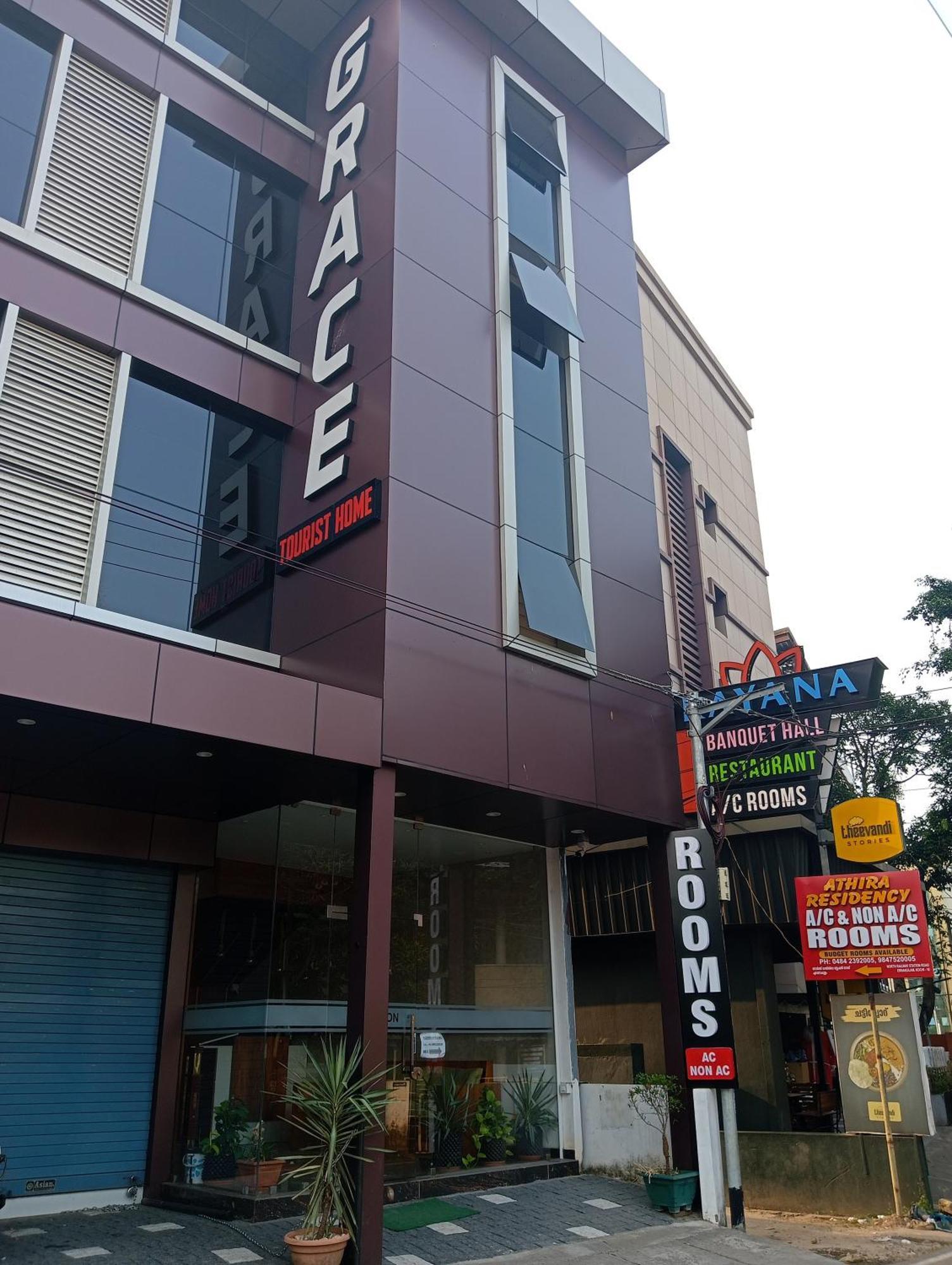 Grace Tourist Home Kochi Exterior photo